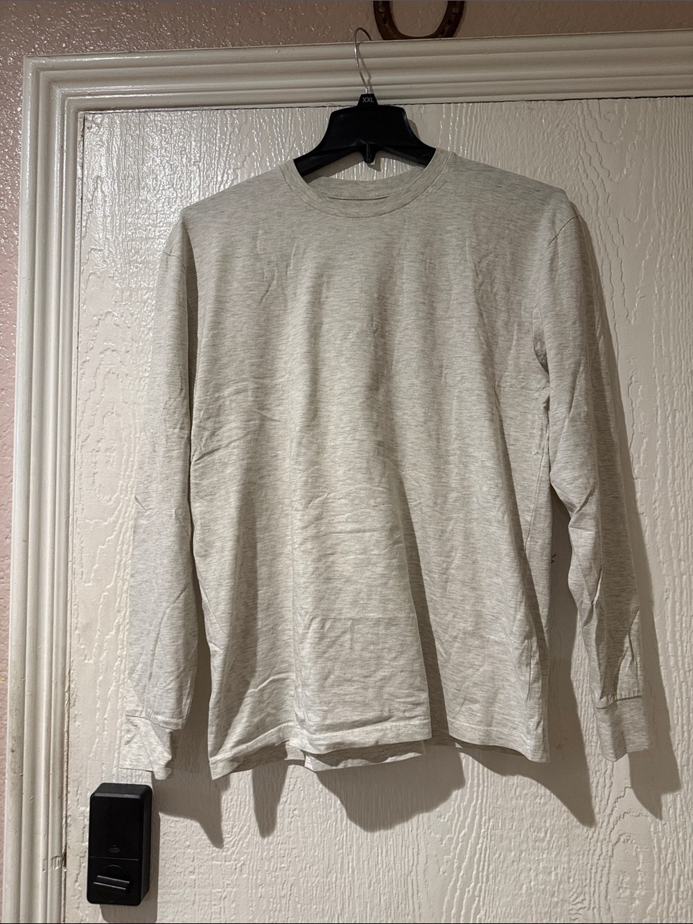 Classic Men's Long-Sleeve Crewneck Shirt in Light Gray 4for 18$